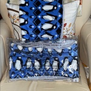 LAST ONE! NWT Vera Bradley Fleece Loop Scarf